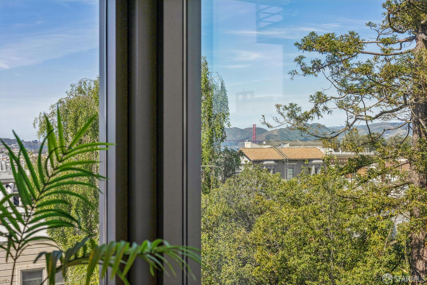 Detail Gallery Image 34 of 88 For 1170 Chestnut St, San Francisco,  CA 94109 - 4 Beds | 3/1 Baths