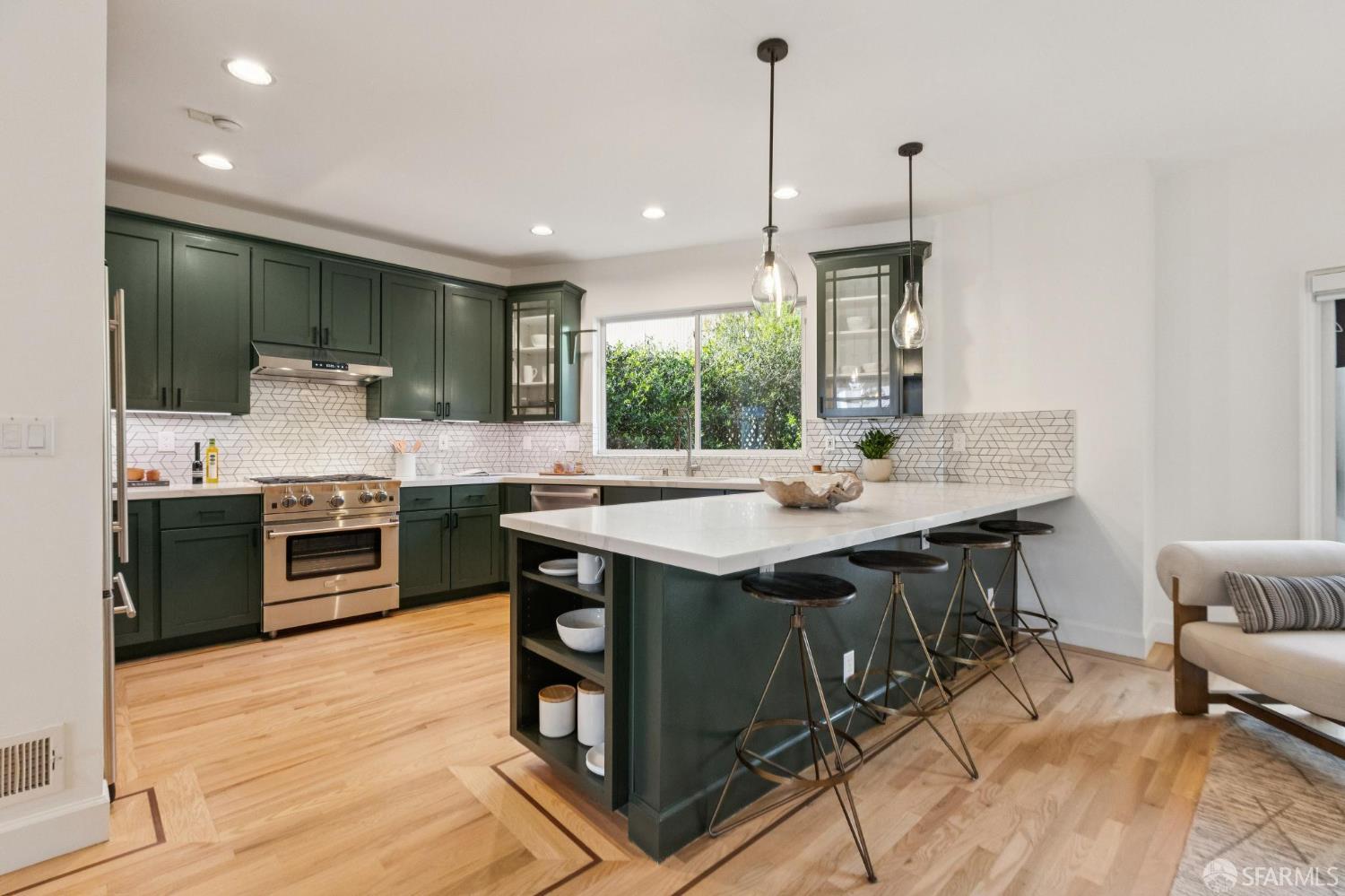 Detail Gallery Image 30 of 74 For 2473 Diamond St, San Francisco,  CA 94131 - 3 Beds | 2/1 Baths