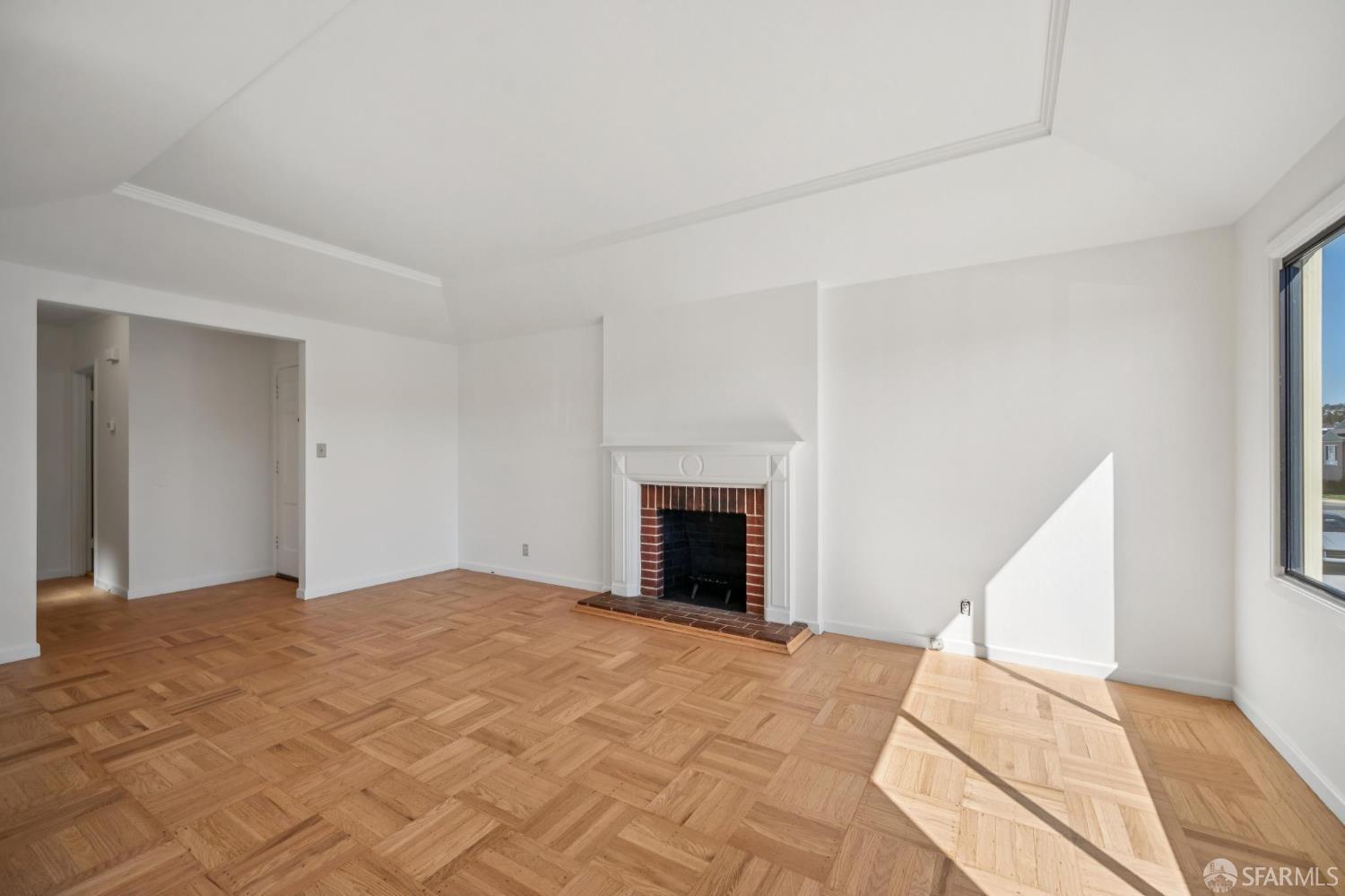 Detail Gallery Image 8 of 28 For 127 Springfield Dr, San Francisco,  CA 94132 - 2 Beds | 1/1 Baths