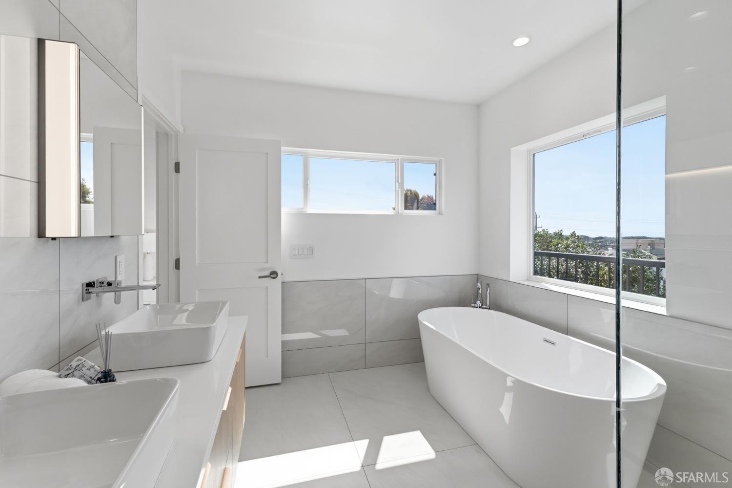 Detail Gallery Image 45 of 93 For 2479 31st Ave, San Francisco,  CA 94116 - 5 Beds | 4 Baths