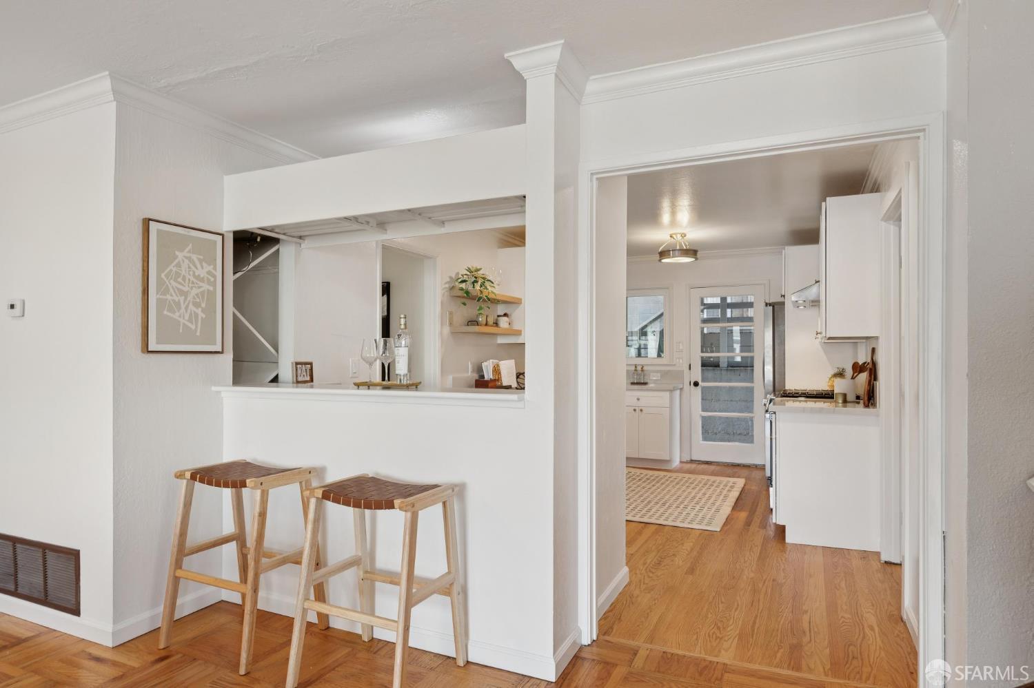 Detail Gallery Image 11 of 59 For 2031 Pinecrest Dr, San Bruno,  CA 94066 - 5 Beds | 4 Baths