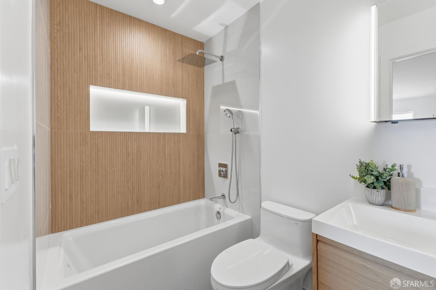 Detail Gallery Image 63 of 93 For 2479 31st Ave, San Francisco,  CA 94116 - 5 Beds | 4 Baths