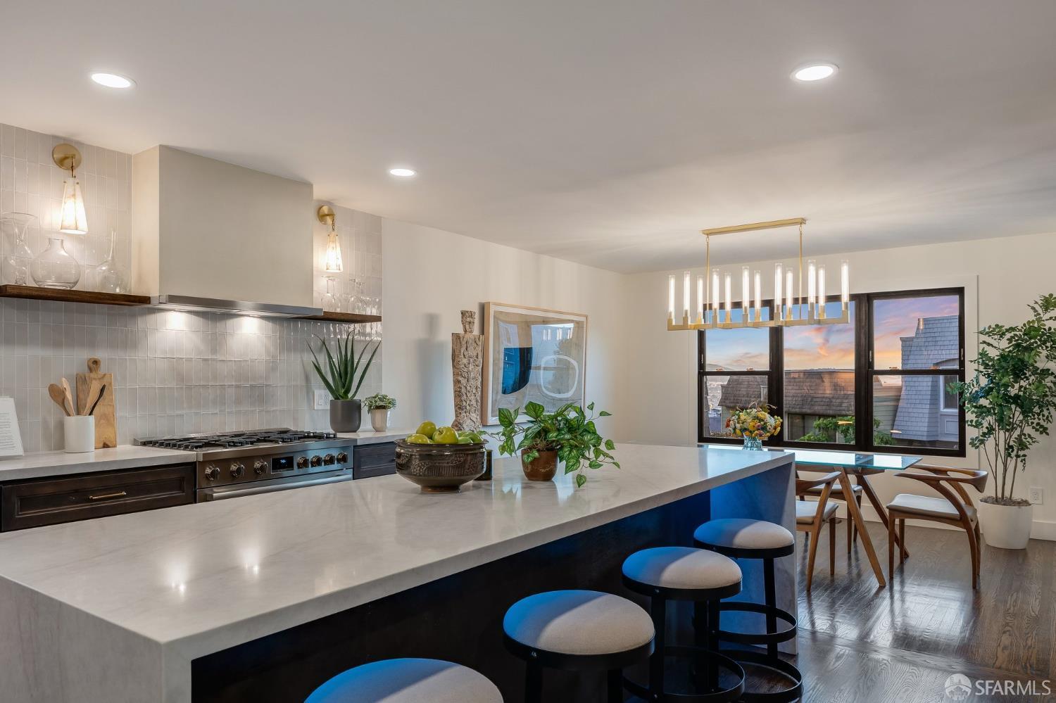 Detail Gallery Image 21 of 77 For 249 Gold Mine Dr, San Francisco,  CA 94131 - 4 Beds | 3 Baths