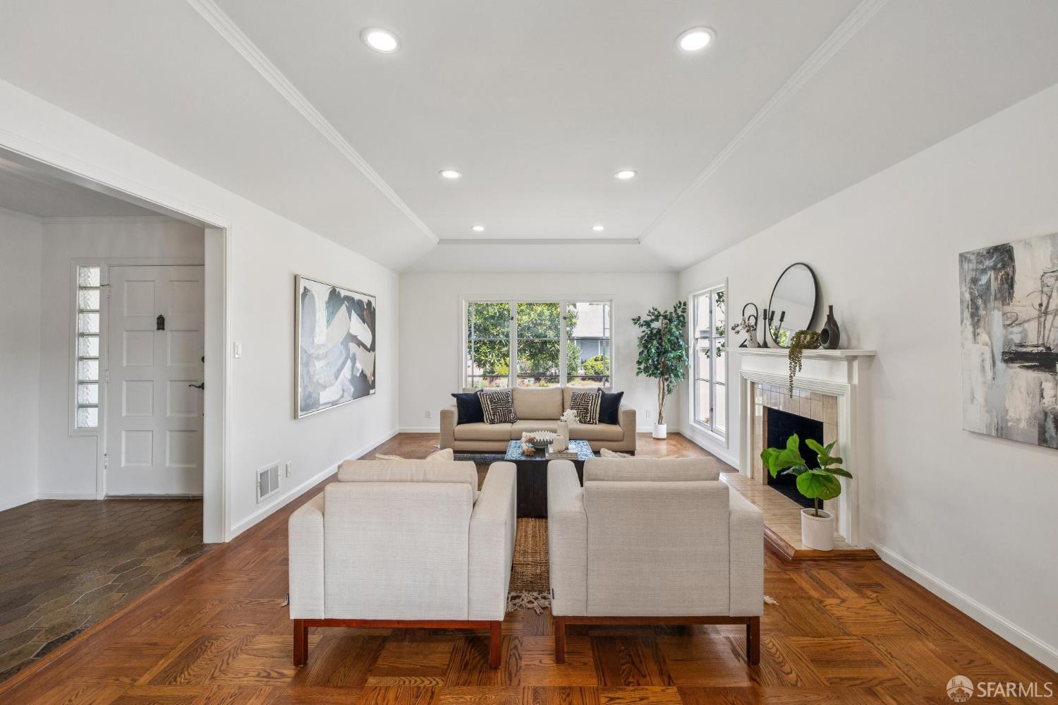 Detail Gallery Image 5 of 61 For 301 Crestlake Dr, San Francisco,  CA 94132 - 3 Beds | 3 Baths