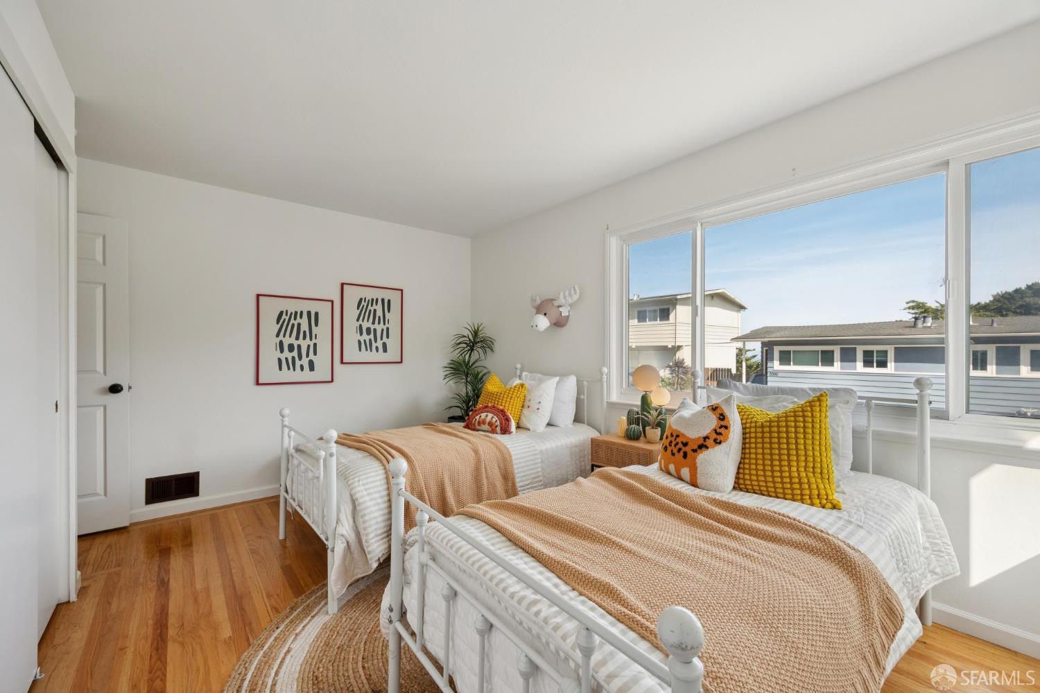 Detail Gallery Image 27 of 59 For 2031 Pinecrest Dr, San Bruno,  CA 94066 - 5 Beds | 4 Baths