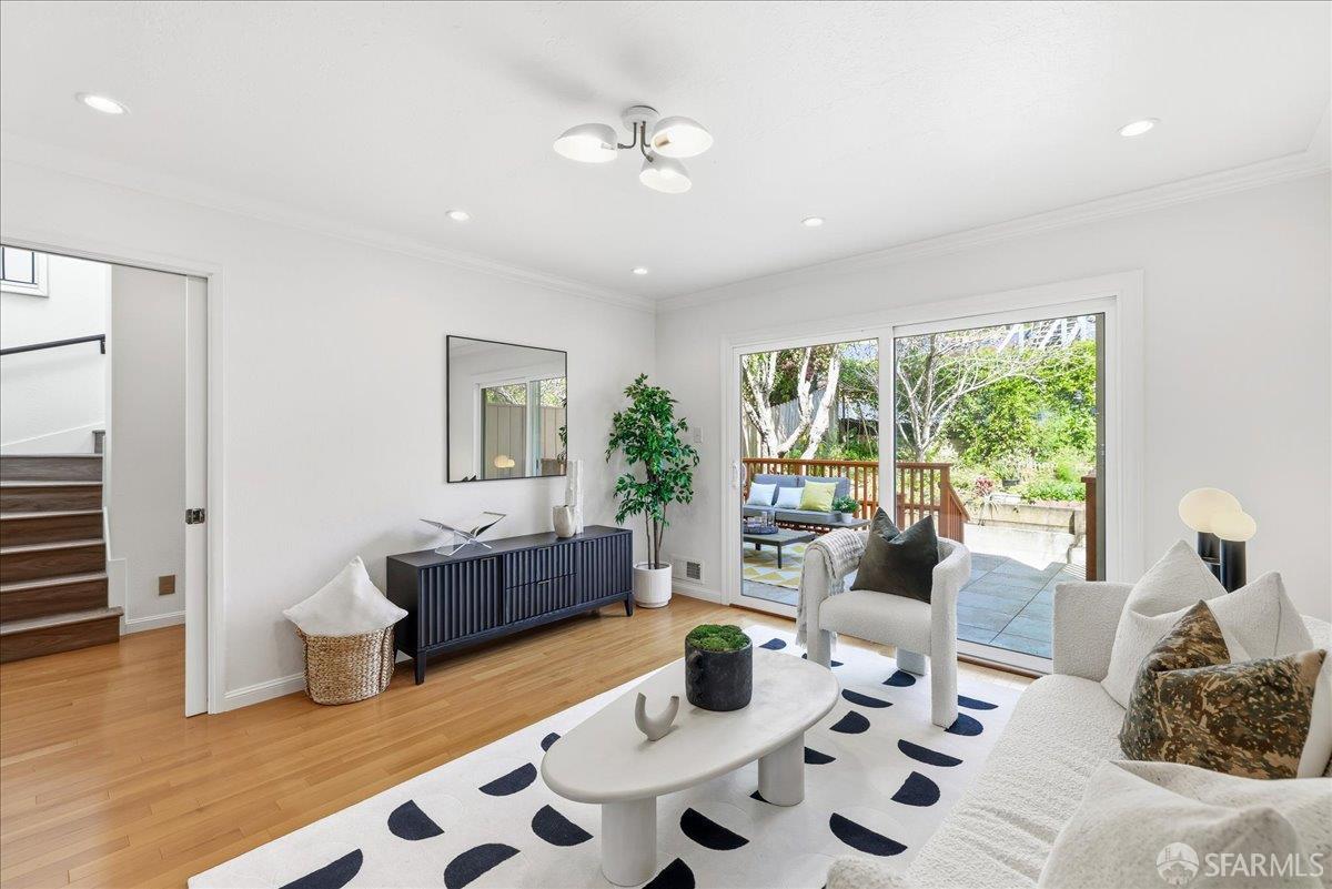 Detail Gallery Image 20 of 60 For 104 Dorado Ter, San Francisco,  CA 94112 - 5 Beds | 3/1 Baths