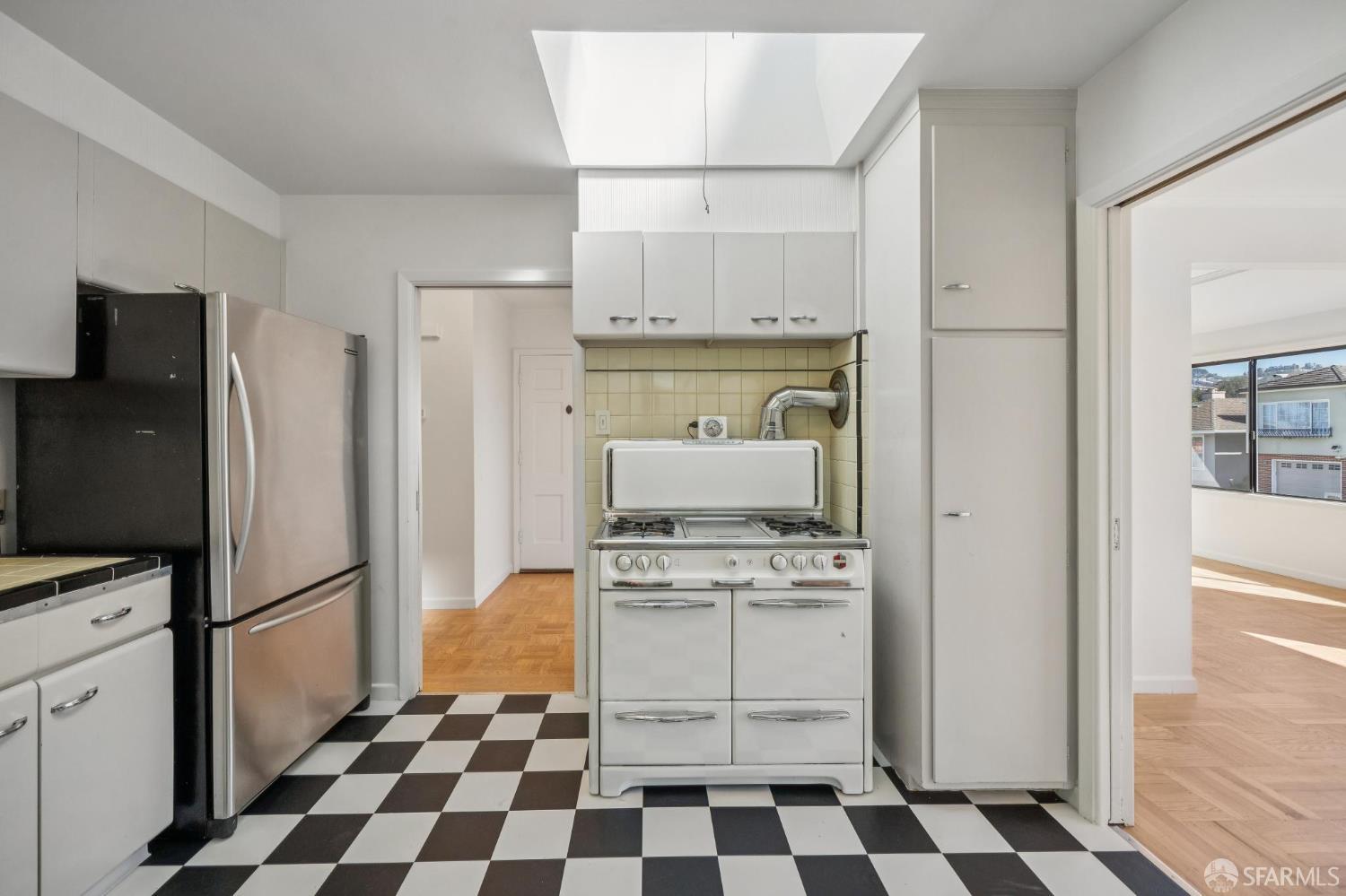 Detail Gallery Image 15 of 28 For 127 Springfield Dr, San Francisco,  CA 94132 - 2 Beds | 1/1 Baths