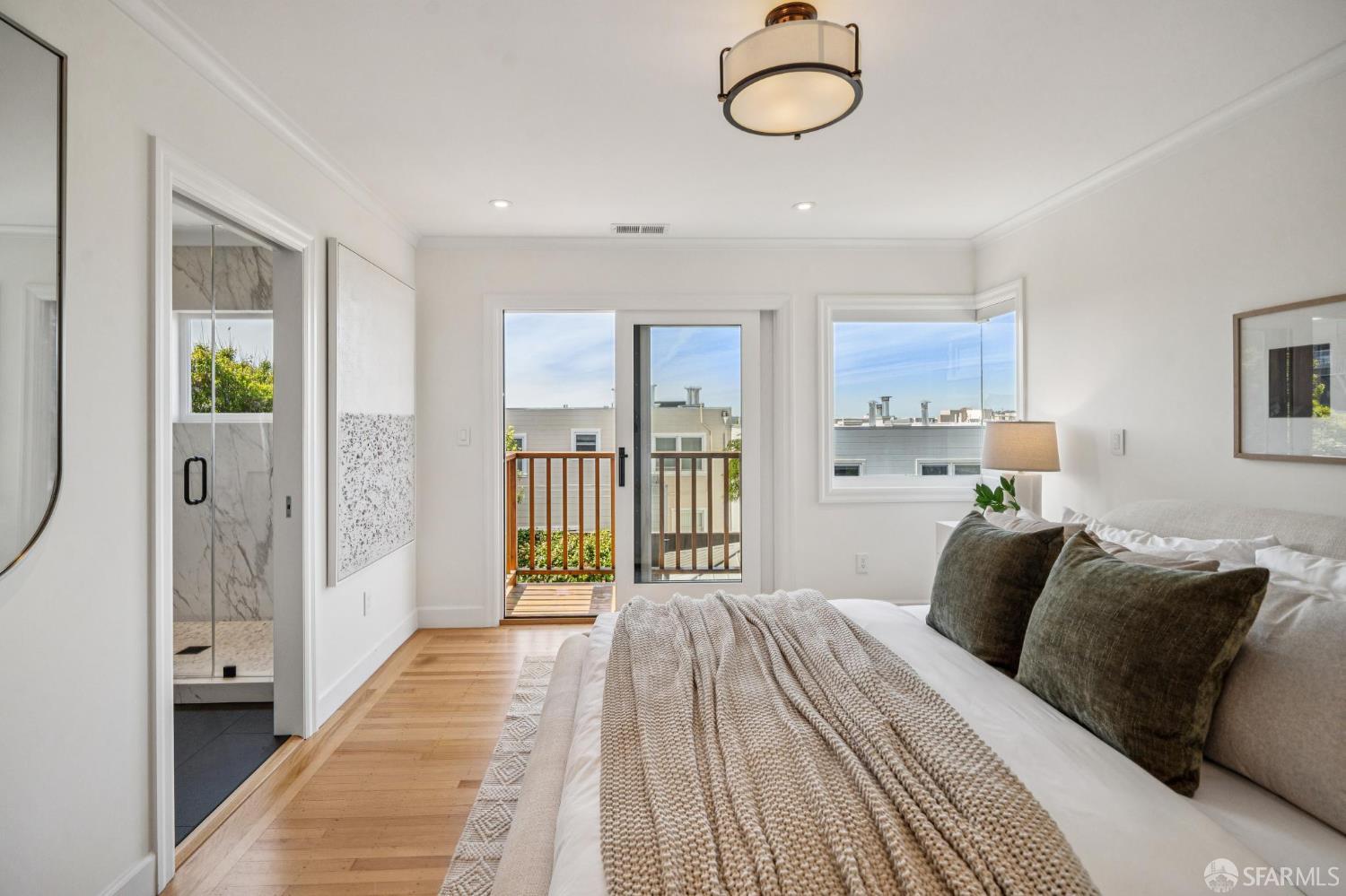 Detail Gallery Image 32 of 94 For 79 Collins St, San Francisco,  CA 94109 - 5 Beds | 3/1 Baths