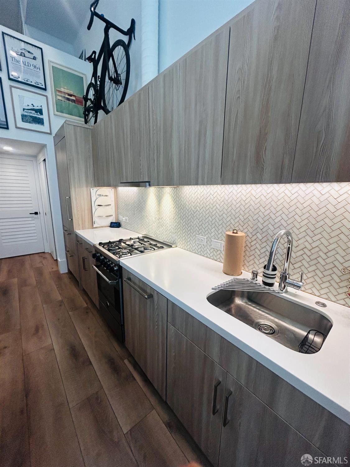 Photo #5: 426116060 Listing: Photo #5