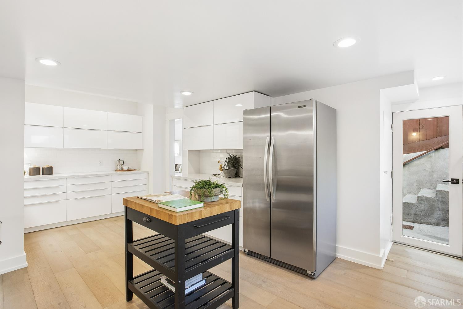 Detail Gallery Image 8 of 32 For 768 De Haro St, San Francisco,  CA 94107 - 2 Beds | 2 Baths