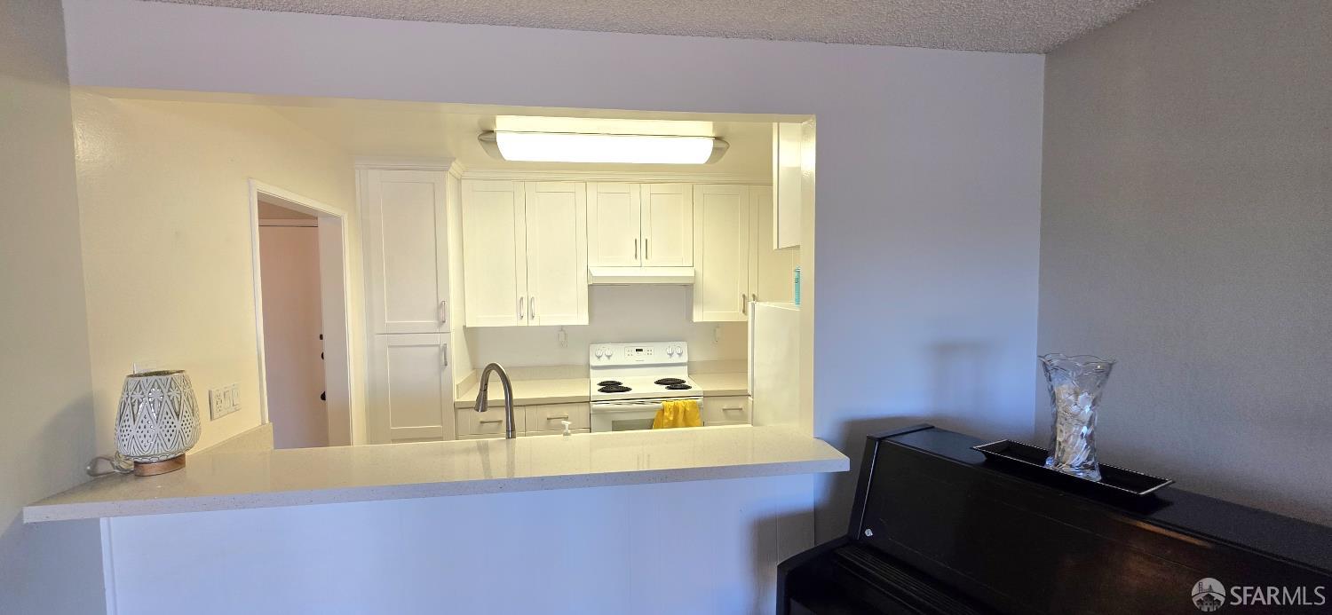 Detail Gallery Image 3 of 22 For 1550 Frontera Way #109,  Millbrae,  CA 94030 - 2 Beds | 2 Baths