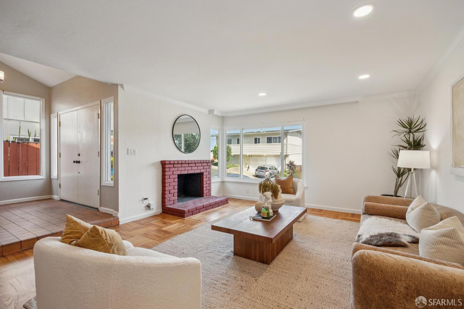 Detail Gallery Image 10 of 59 For 2031 Pinecrest Dr, San Bruno,  CA 94066 - 5 Beds | 4 Baths