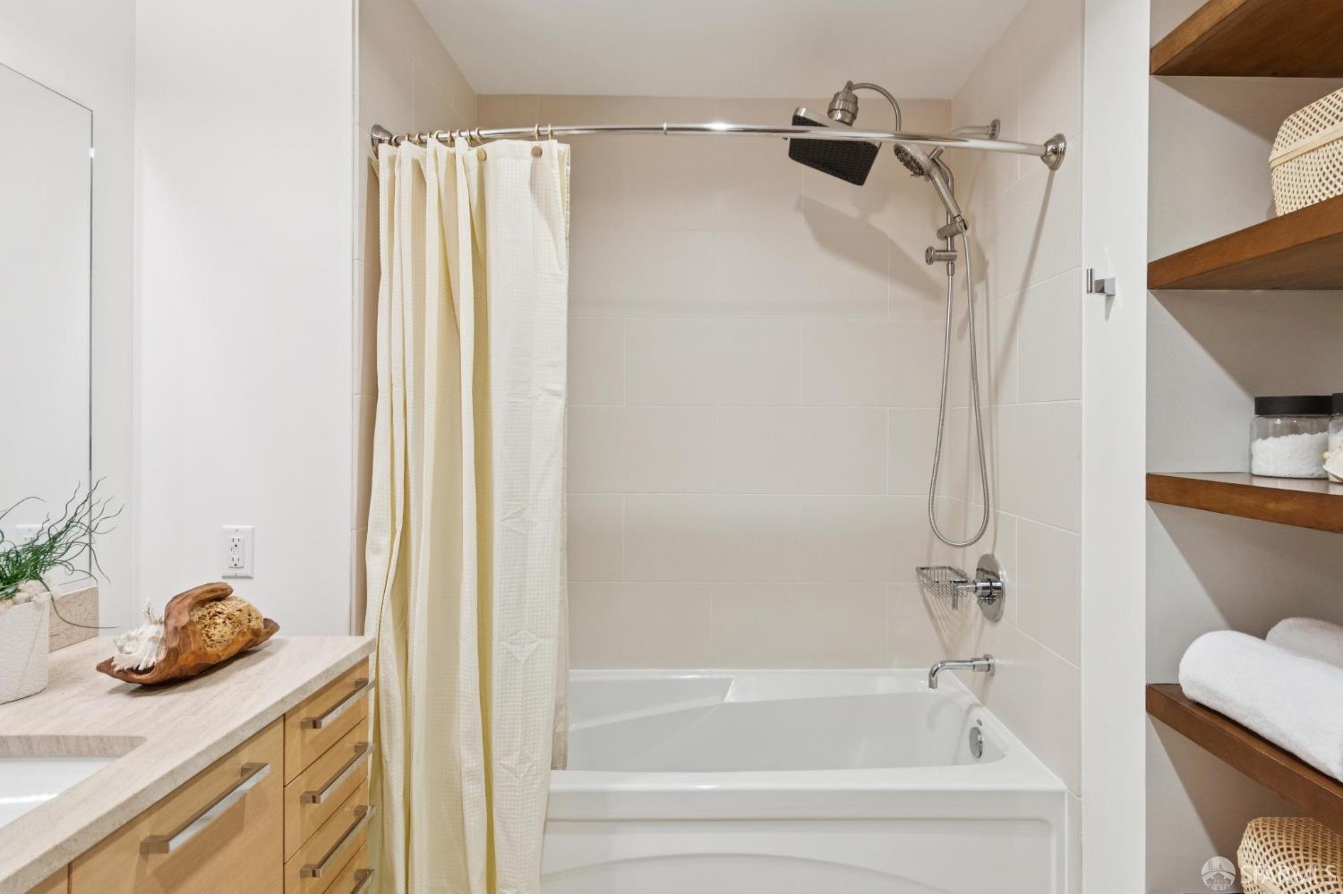 Photo #25: 426105943 Listing: Photo #25