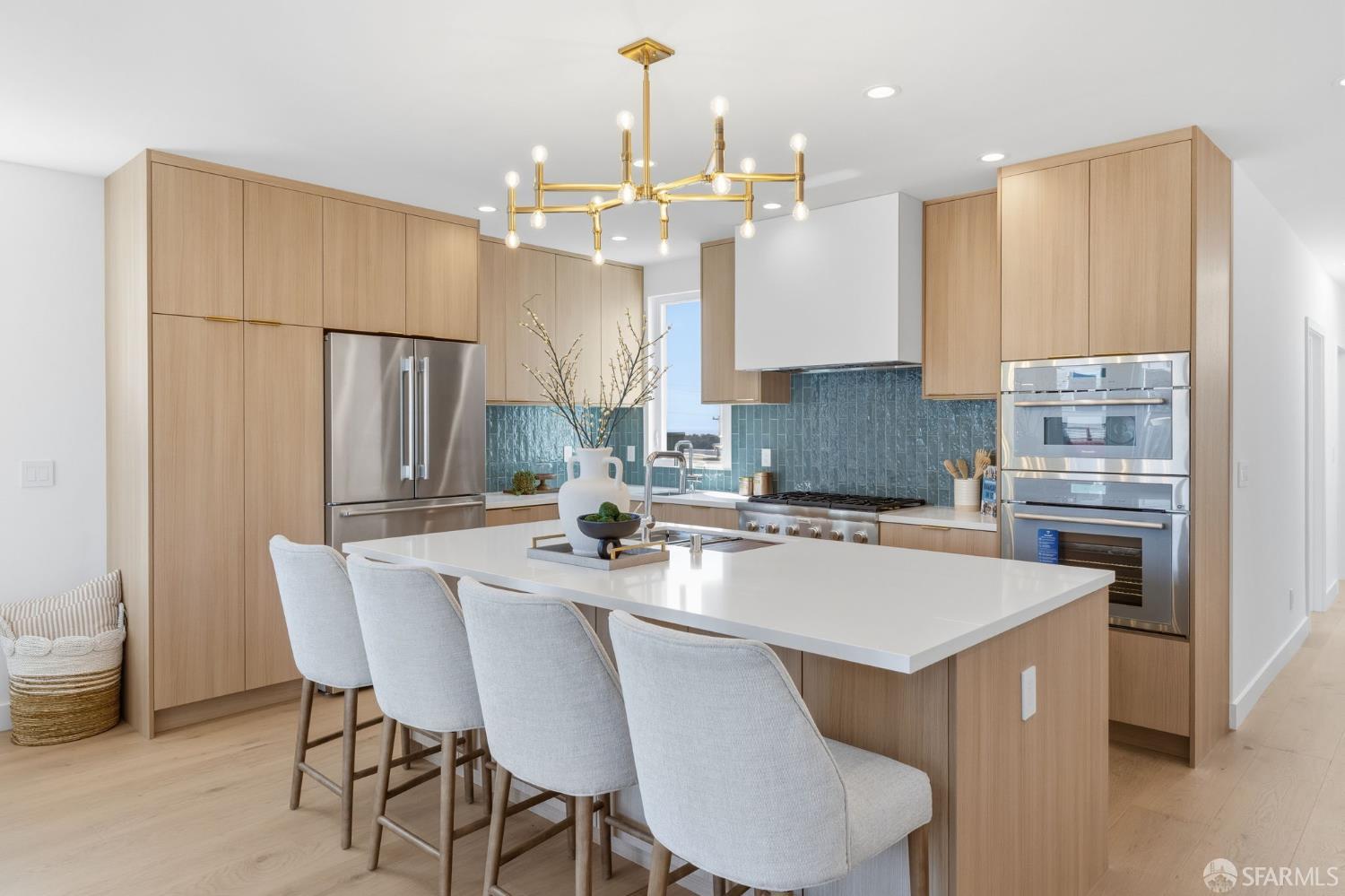 Detail Gallery Image 6 of 93 For 2479 31st Ave, San Francisco,  CA 94116 - 5 Beds | 4 Baths