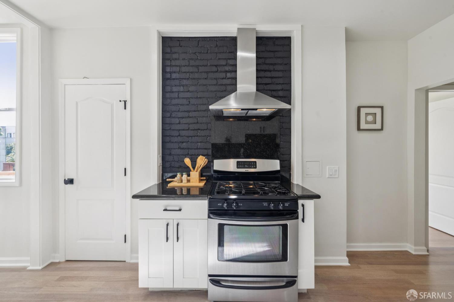 Photo #12: 425073362 Listing: Photo #12