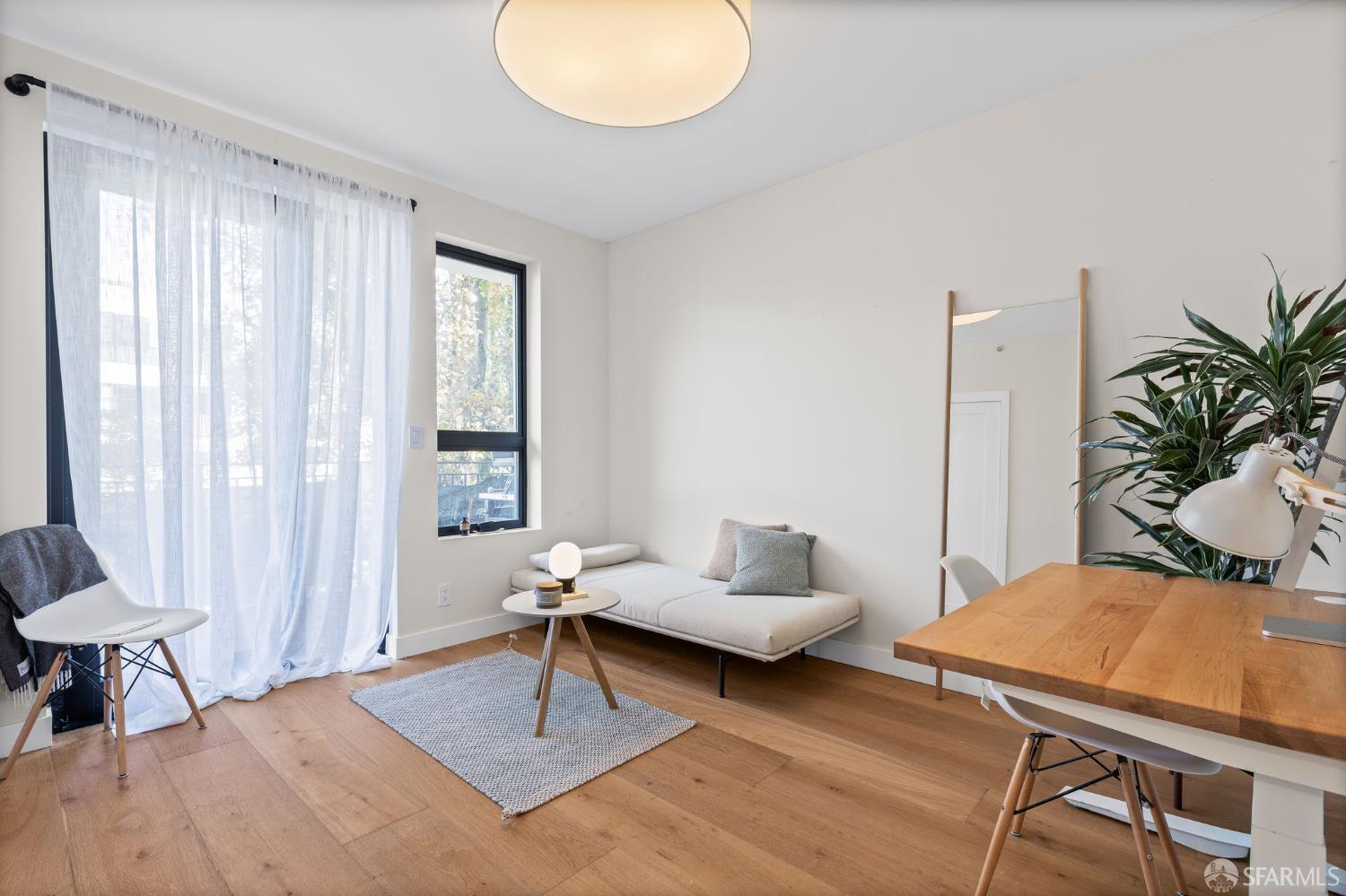 Detail Gallery Image 4 of 8 For 943 Treat Ave, San Francisco,  CA 94110 - 2 Beds | 2 Baths