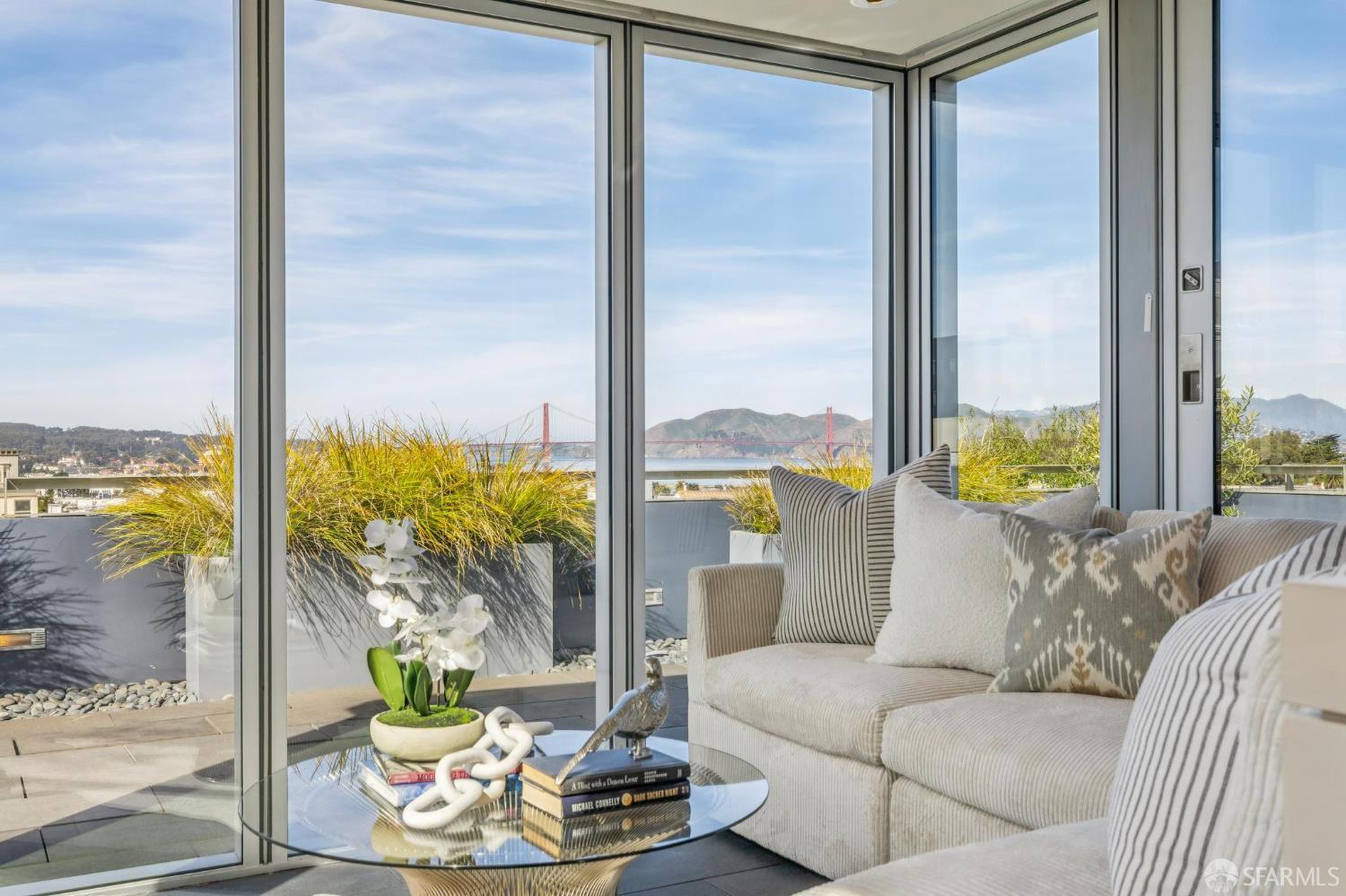 Detail Gallery Image 52 of 88 For 1170 Chestnut St, San Francisco,  CA 94109 - 4 Beds | 3/1 Baths