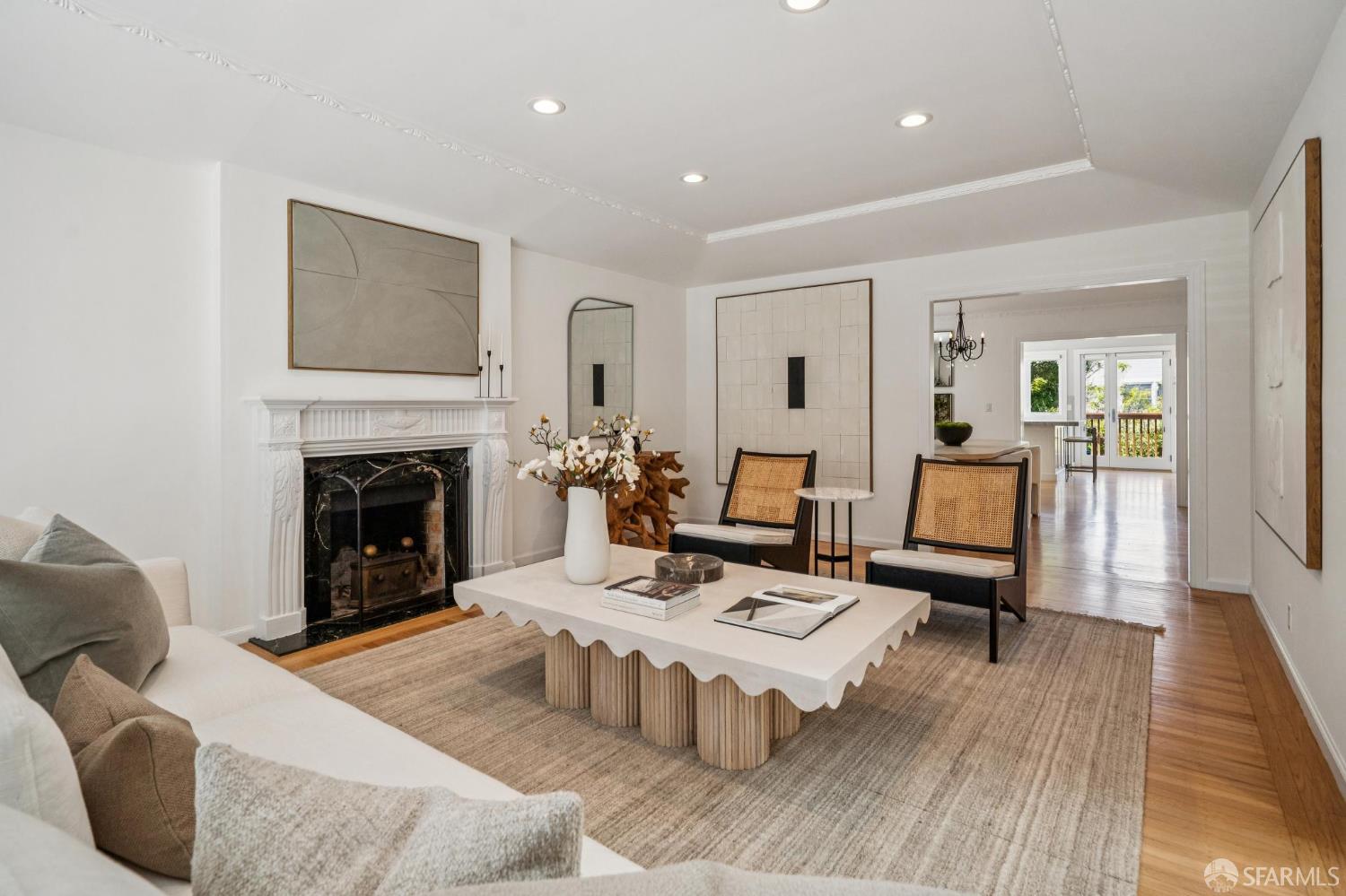 Detail Gallery Image 8 of 94 For 79 Collins St, San Francisco,  CA 94109 - 5 Beds | 3/1 Baths