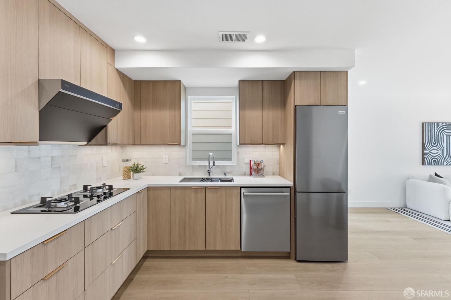 Detail Gallery Image 32 of 93 For 2479 31st Ave, San Francisco,  CA 94116 - 5 Beds | 4 Baths