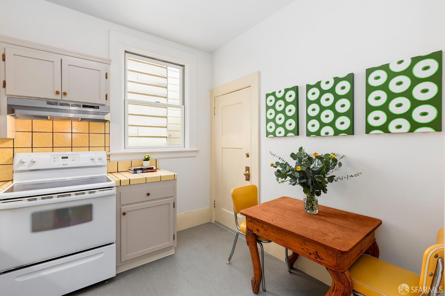 Photo #9: 426113647 Listing: Photo #9