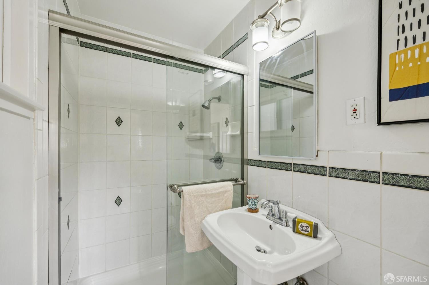 Detail Gallery Image 23 of 59 For 2031 Pinecrest Dr, San Bruno,  CA 94066 - 5 Beds | 4 Baths