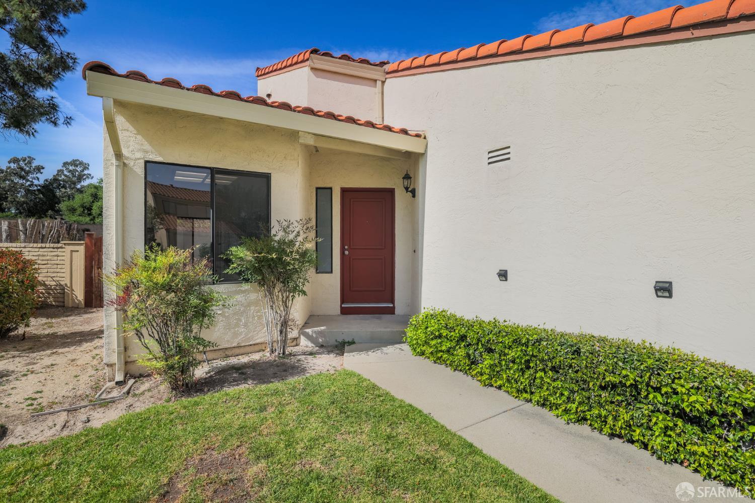 Detail Gallery Image 29 of 34 For 86 Crystal Cir, Hercules,  CA 94547 - 2 Beds | 2 Baths