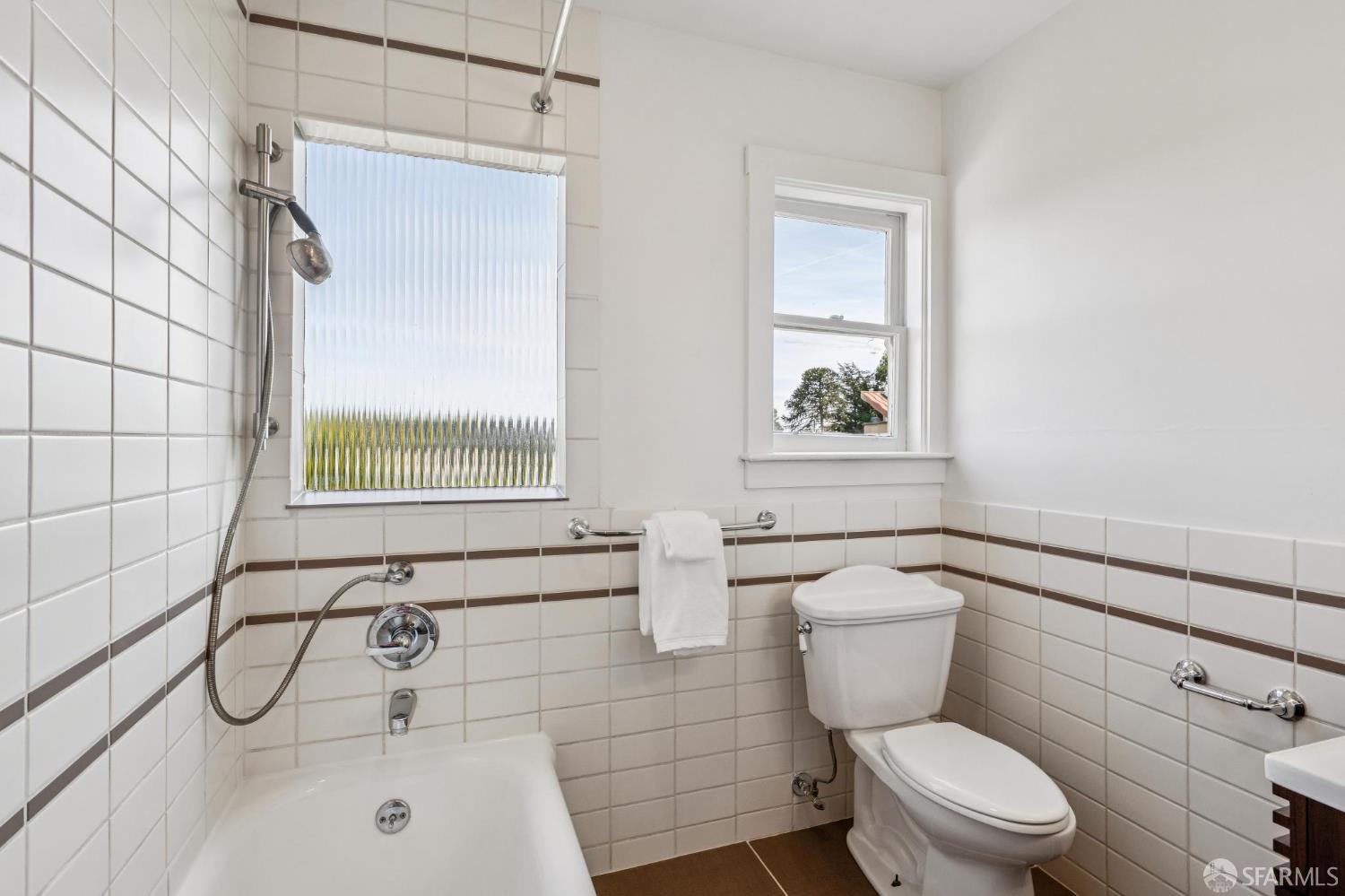 Detail Gallery Image 39 of 64 For 2062 10th Ave, San Francisco,  CA 94116 - 4 Beds | 2 Baths