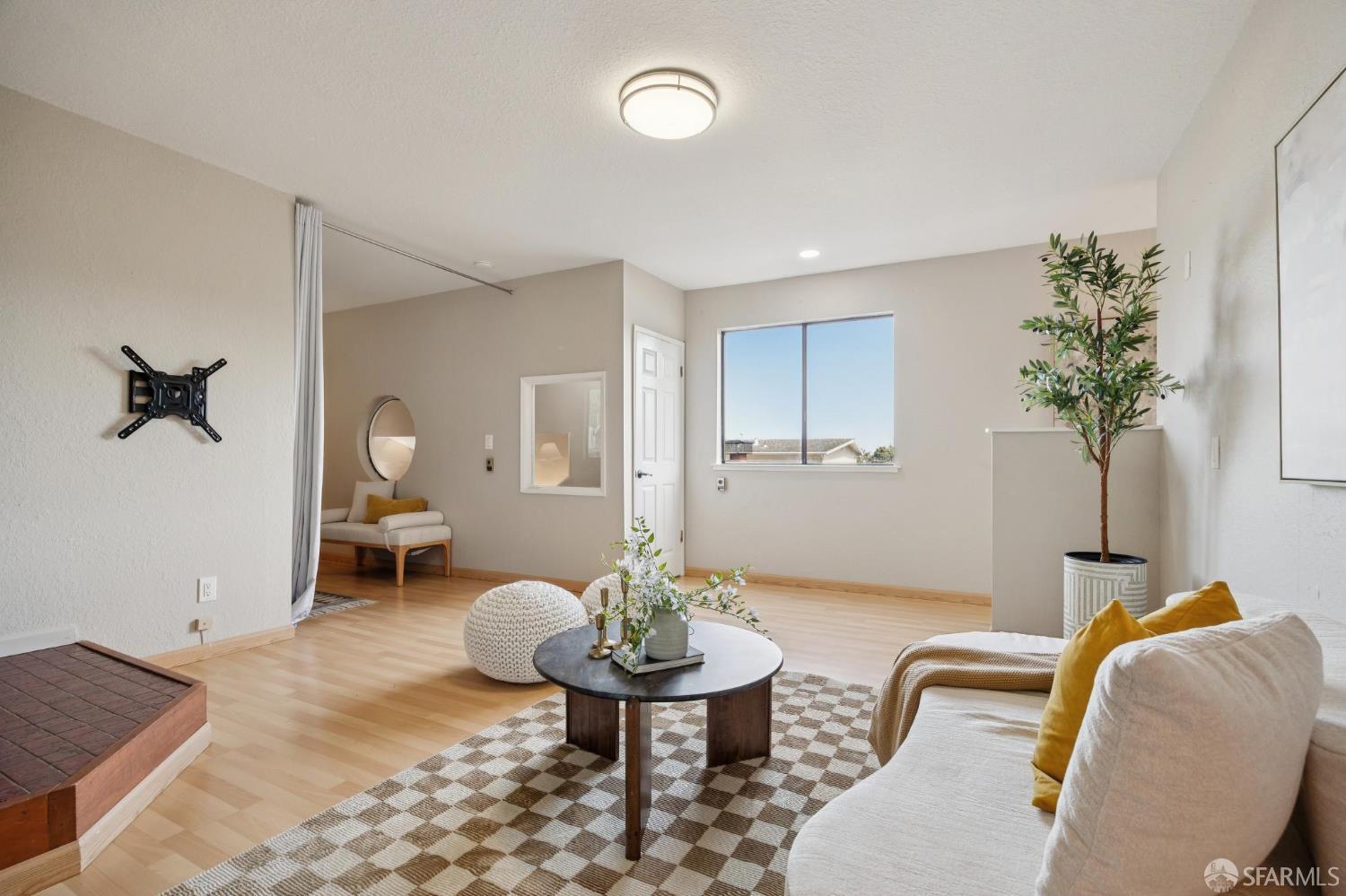 Detail Gallery Image 38 of 59 For 2031 Pinecrest Dr, San Bruno,  CA 94066 - 5 Beds | 4 Baths