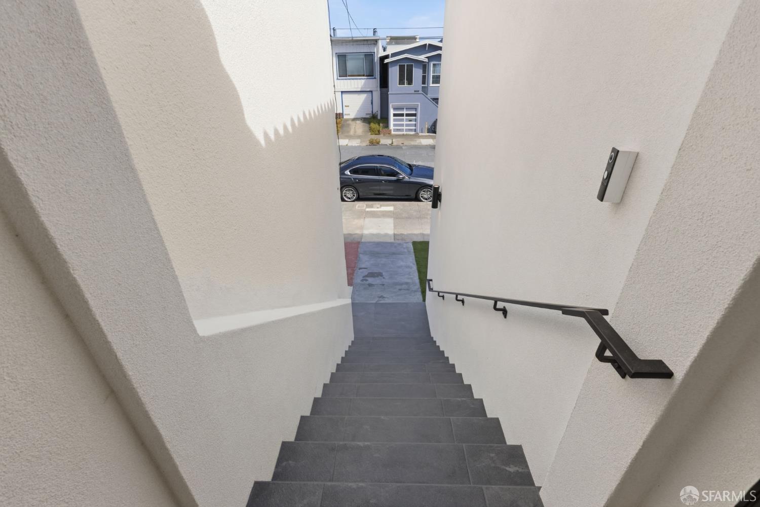 Detail Gallery Image 5 of 93 For 2479 31st Ave, San Francisco,  CA 94116 - 5 Beds | 4 Baths