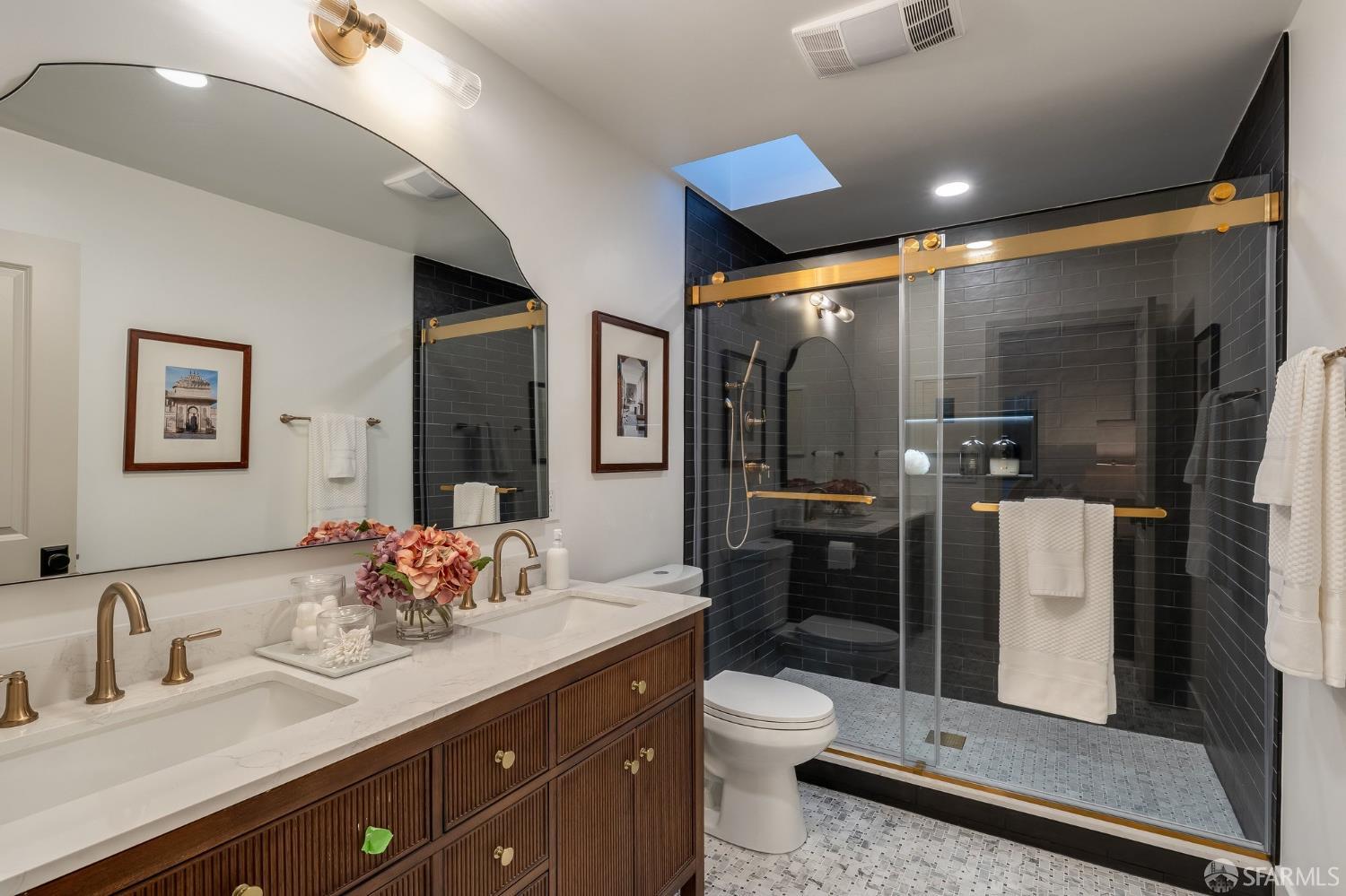 Detail Gallery Image 31 of 77 For 249 Gold Mine Dr, San Francisco,  CA 94131 - 4 Beds | 3 Baths