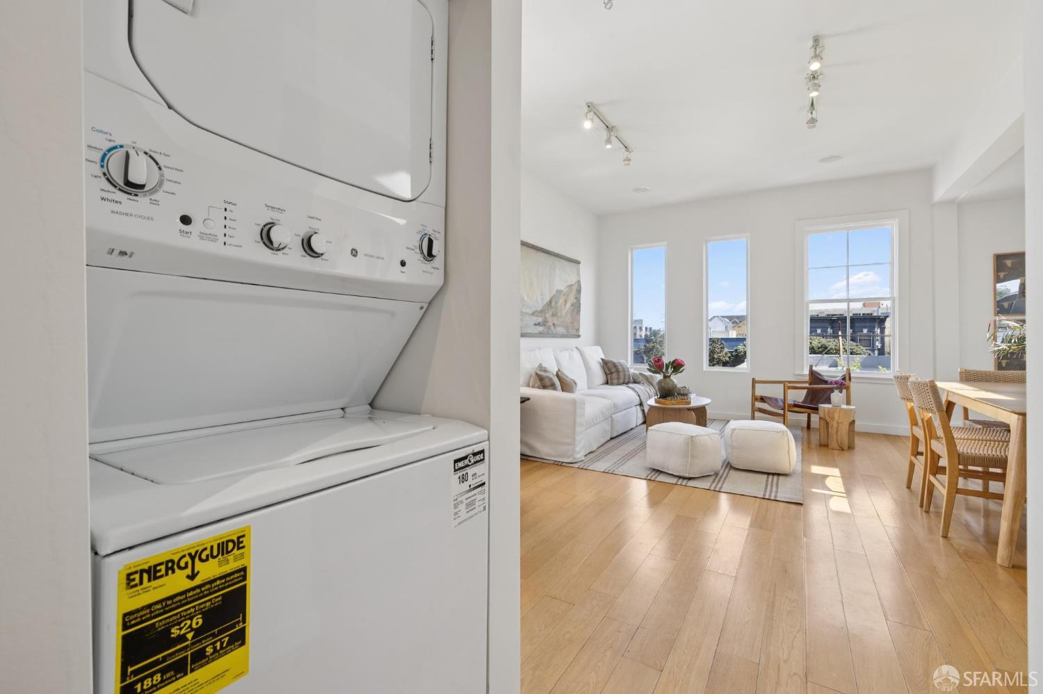 Detail Gallery Image 13 of 15 For 317 San Carlos St, San Francisco,  CA 94110 - 2 Beds | 1 Baths