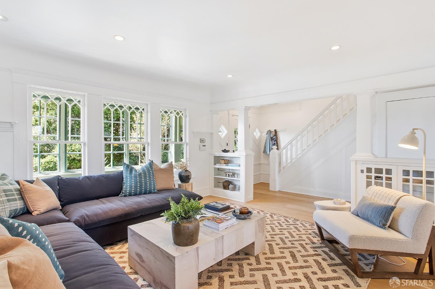 Detail Gallery Image 5 of 35 For 97 Banks St, San Francisco,  CA 94110 - 2 Beds | 1/1 Baths