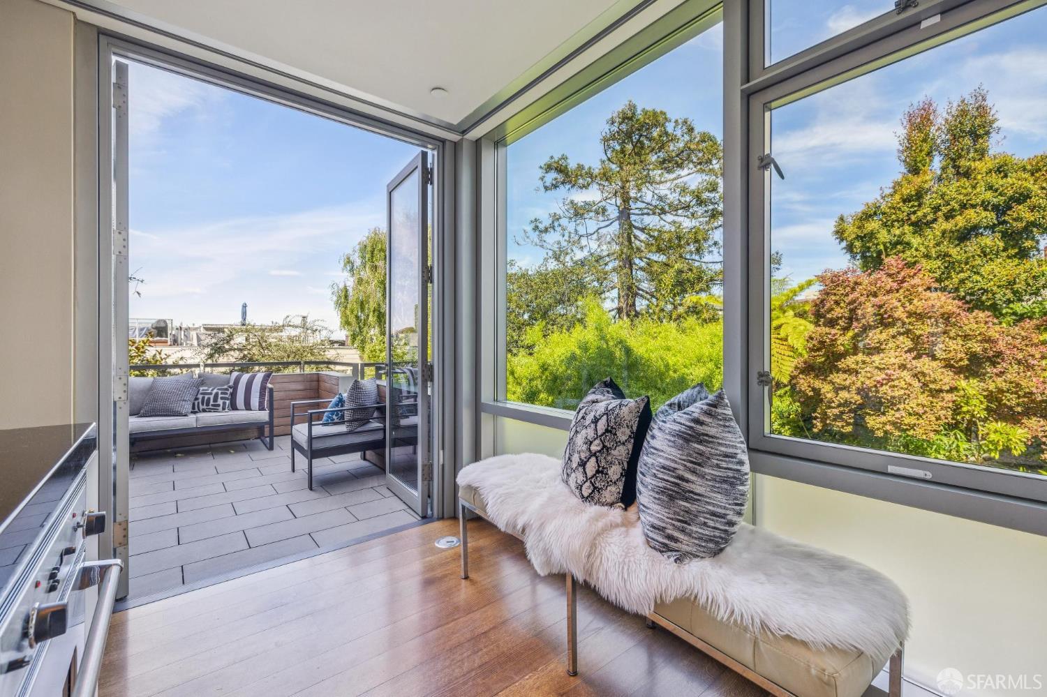 Detail Gallery Image 20 of 88 For 1170 Chestnut St, San Francisco,  CA 94109 - 4 Beds | 3/1 Baths