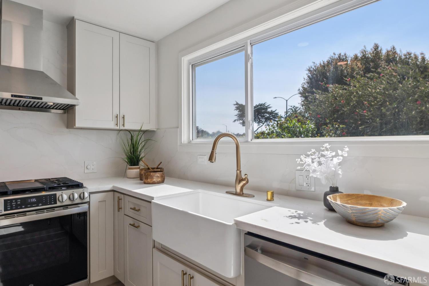 Detail Gallery Image 19 of 61 For 301 Crestlake Dr, San Francisco,  CA 94132 - 3 Beds | 3 Baths