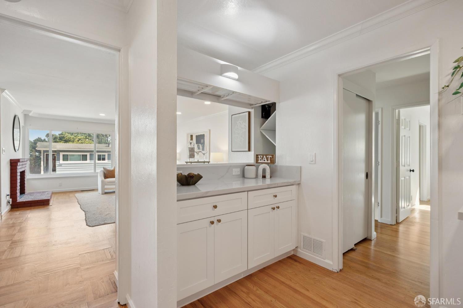 Detail Gallery Image 15 of 59 For 2031 Pinecrest Dr, San Bruno,  CA 94066 - 5 Beds | 4 Baths