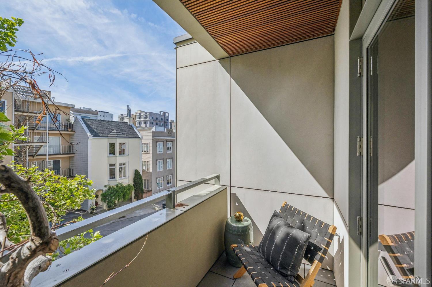 Detail Gallery Image 46 of 88 For 1170 Chestnut St, San Francisco,  CA 94109 - 4 Beds | 3/1 Baths