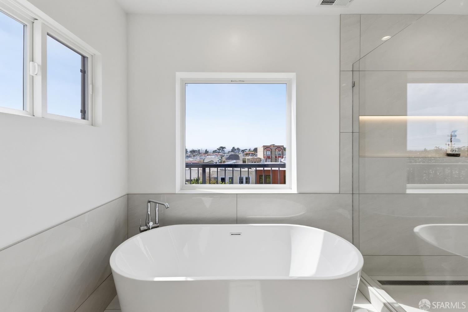 Detail Gallery Image 44 of 93 For 2479 31st Ave, San Francisco,  CA 94116 - 5 Beds | 4 Baths