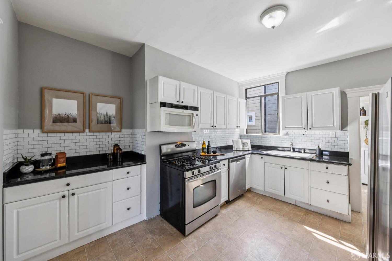 Photo #12: 426116051 Listing: Photo #12