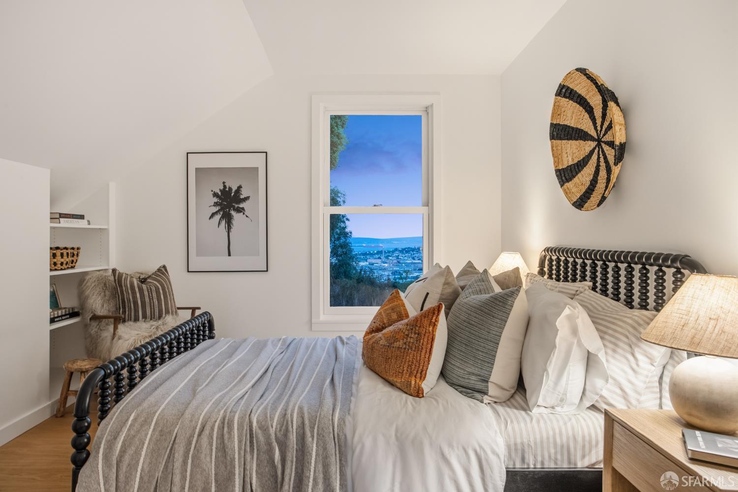 Detail Gallery Image 30 of 35 For 97 Banks St, San Francisco,  CA 94110 - 2 Beds | 1/1 Baths