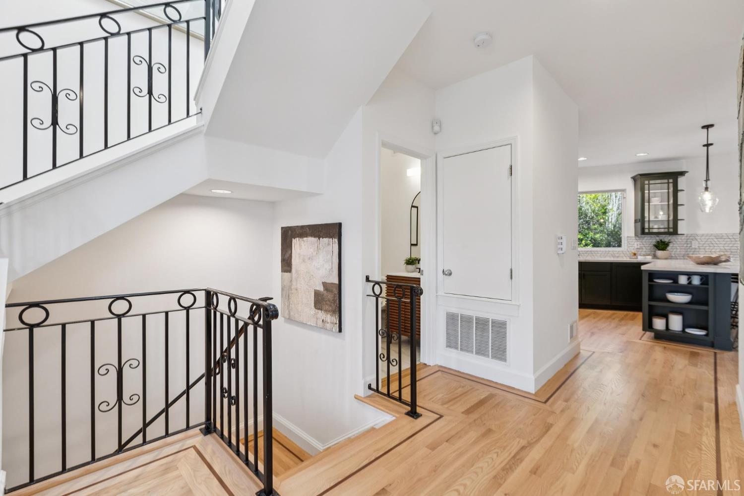 Detail Gallery Image 5 of 74 For 2473 Diamond St, San Francisco,  CA 94131 - 3 Beds | 2/1 Baths