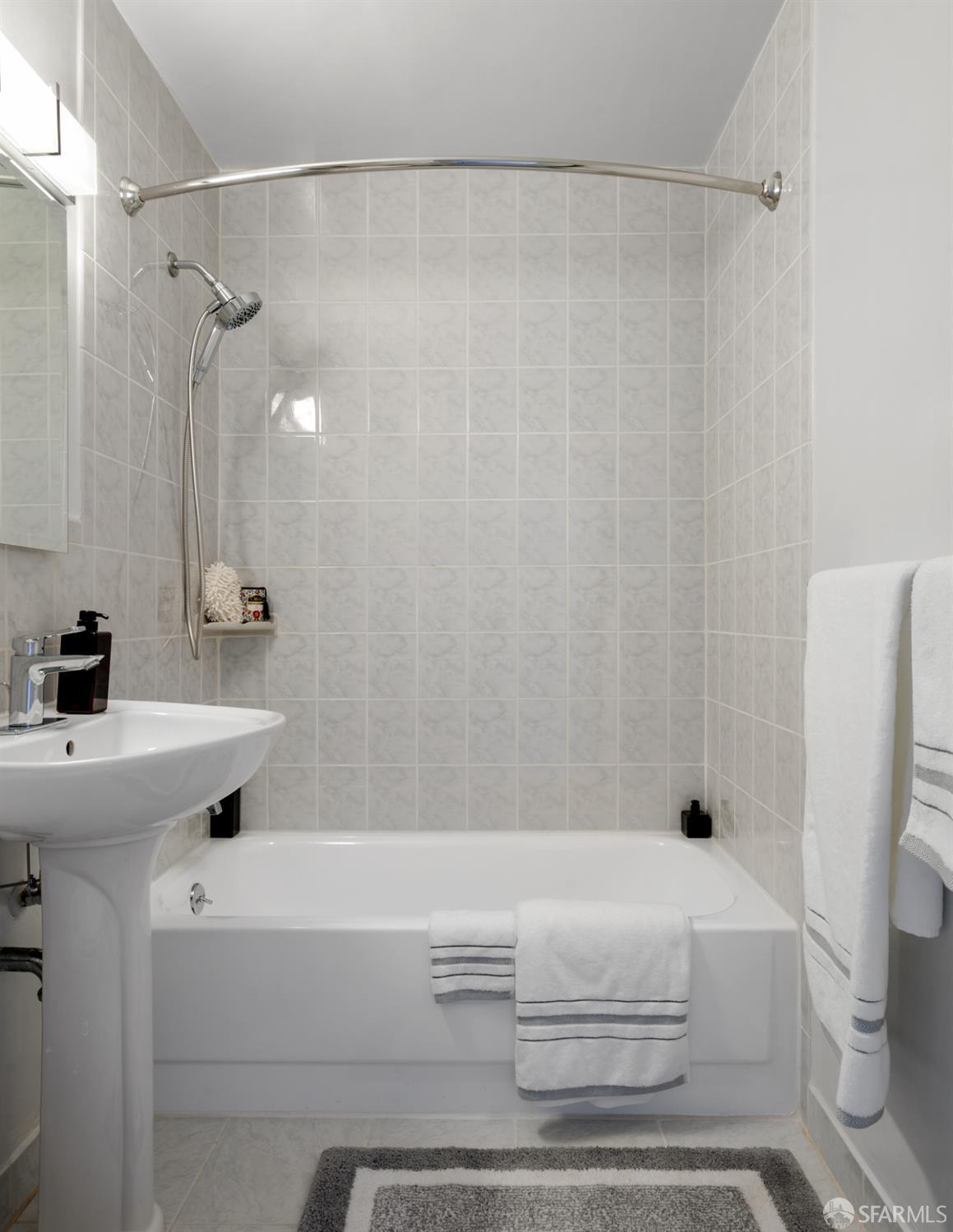 Photo #25: 426114543 Listing: Photo #25