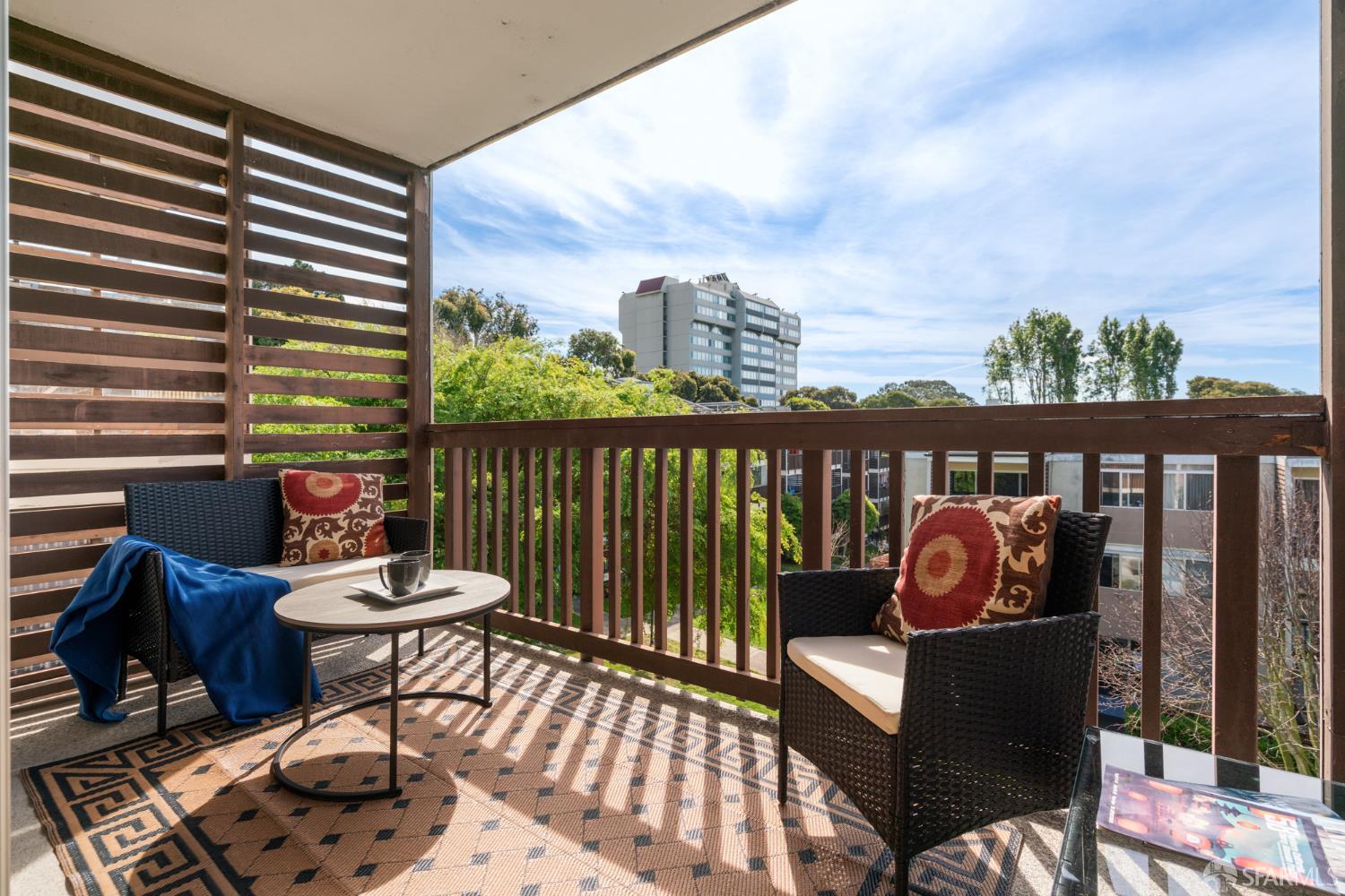 Photo #4: 426114543 Listing: Photo #4