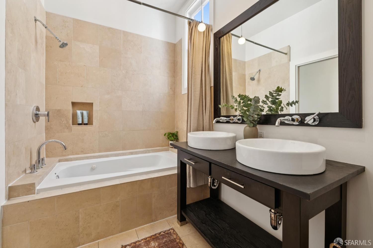 Detail Gallery Image 10 of 15 For 317 San Carlos St, San Francisco,  CA 94110 - 2 Beds | 1 Baths