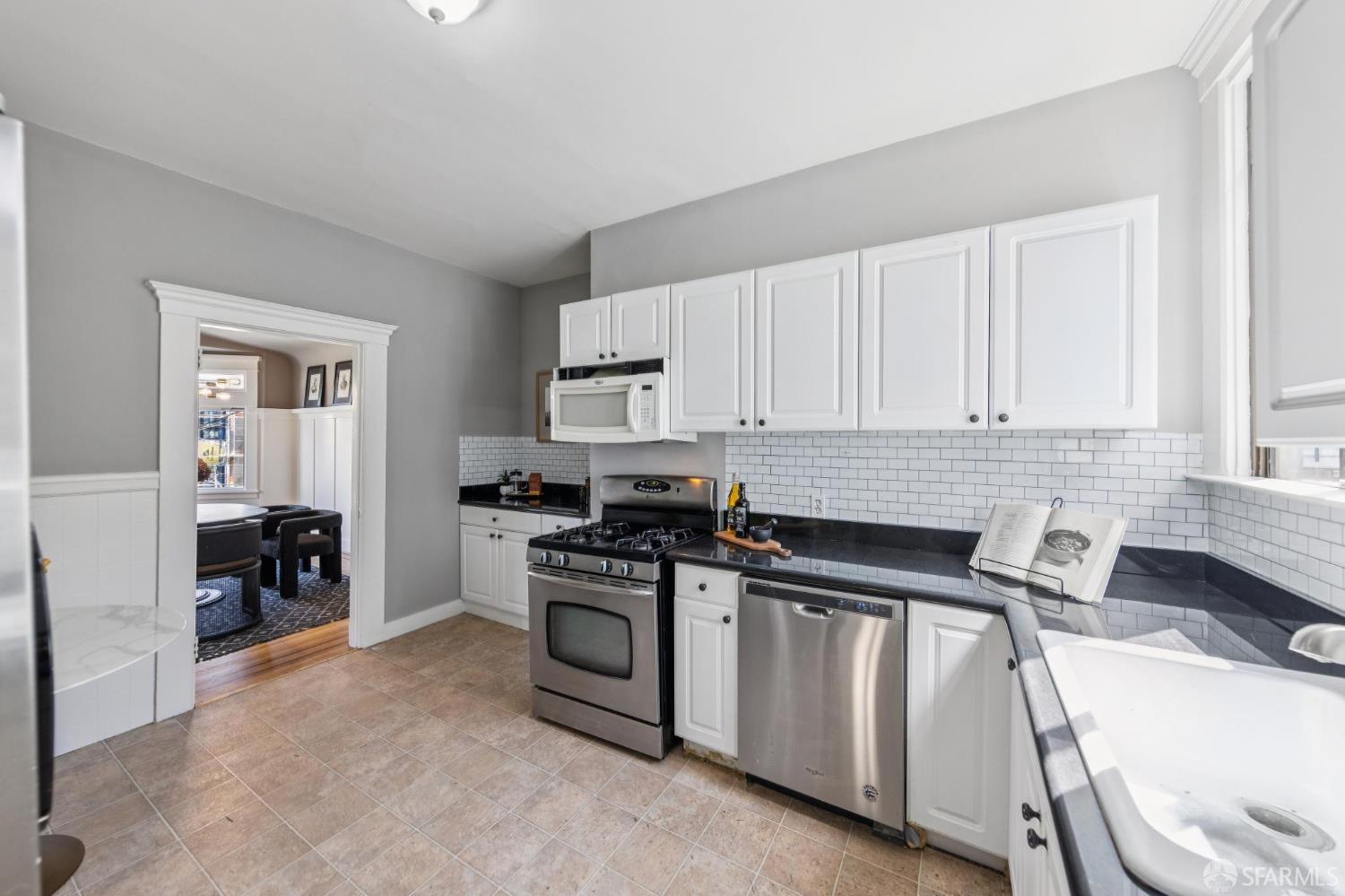 Detail Gallery Image 10 of 43 For 119 16th Ave, San Francisco,  CA 94118 - – Beds | – Baths