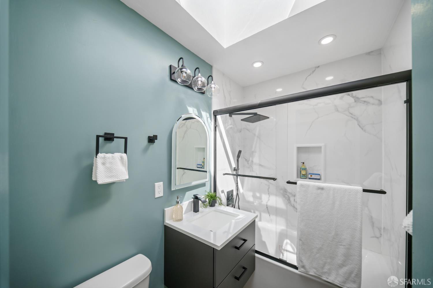 Detail Gallery Image 33 of 59 For 239 Sawyer St, San Francisco,  CA 94134 - 2 Beds | 1 Baths