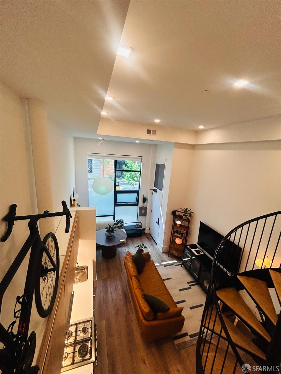 Photo #7: 426116060 Listing: Photo #7