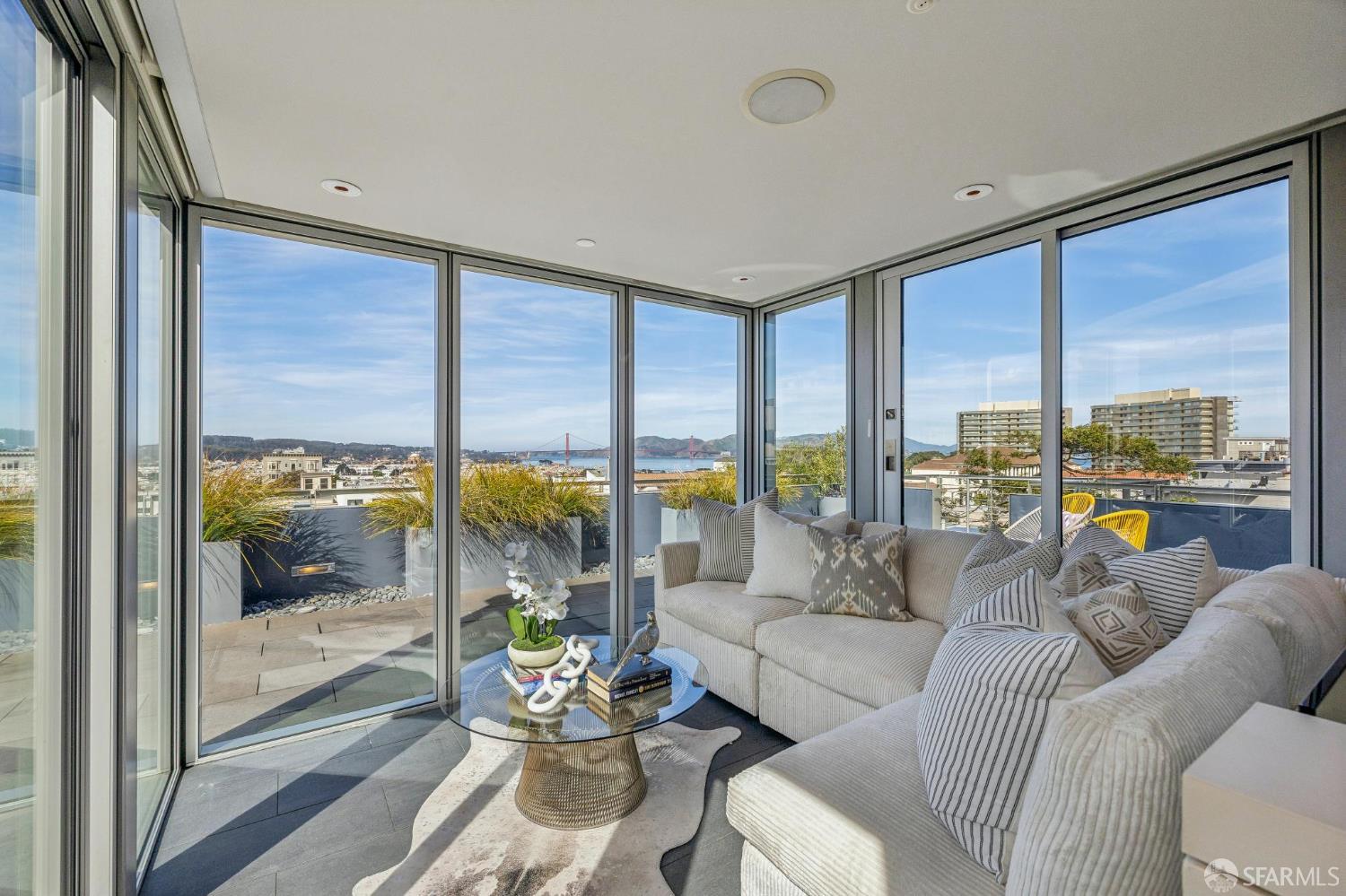 Detail Gallery Image 51 of 88 For 1170 Chestnut St, San Francisco,  CA 94109 - 4 Beds | 3/1 Baths