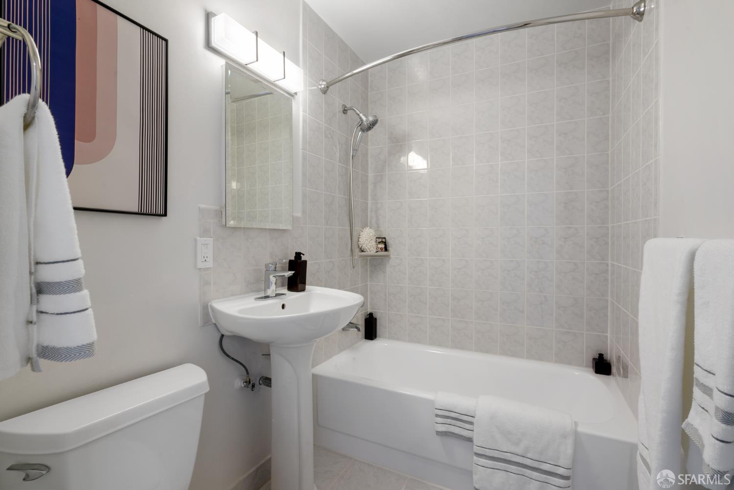 Photo #24: 426114543 Listing: Photo #24