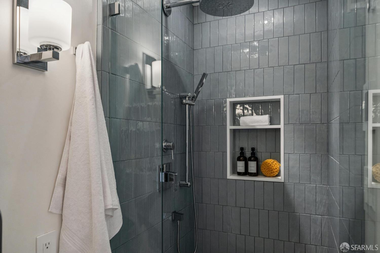 Detail Gallery Image 70 of 94 For 79 Collins St, San Francisco,  CA 94109 - 5 Beds | 3/1 Baths