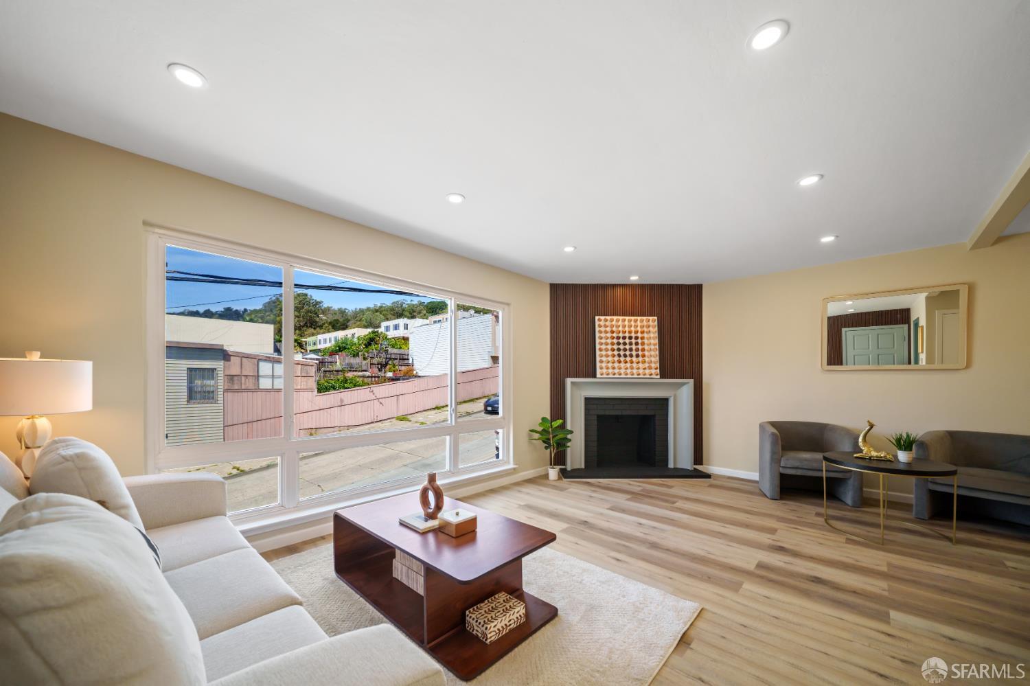 Detail Gallery Image 18 of 59 For 239 Sawyer St, San Francisco,  CA 94134 - 2 Beds | 1 Baths